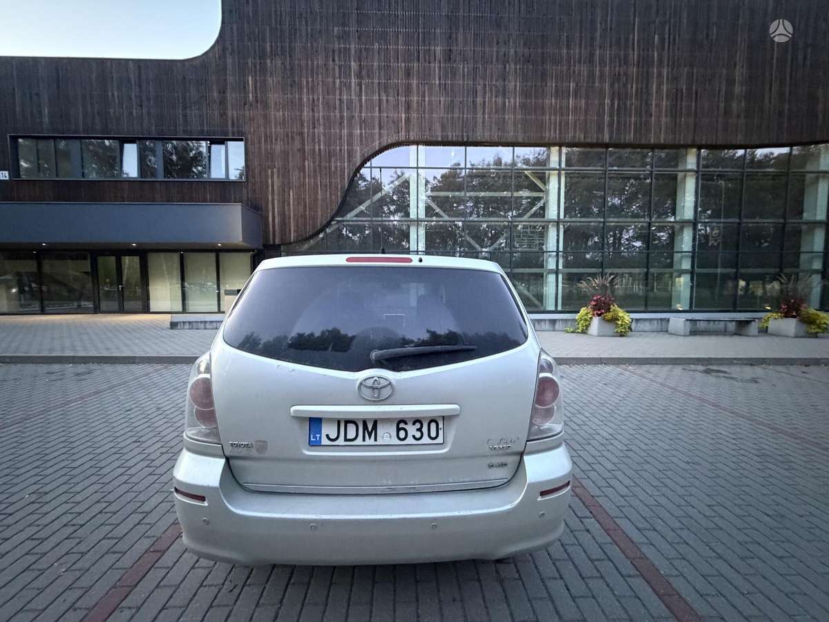 Toyota Corolla Verso - 5