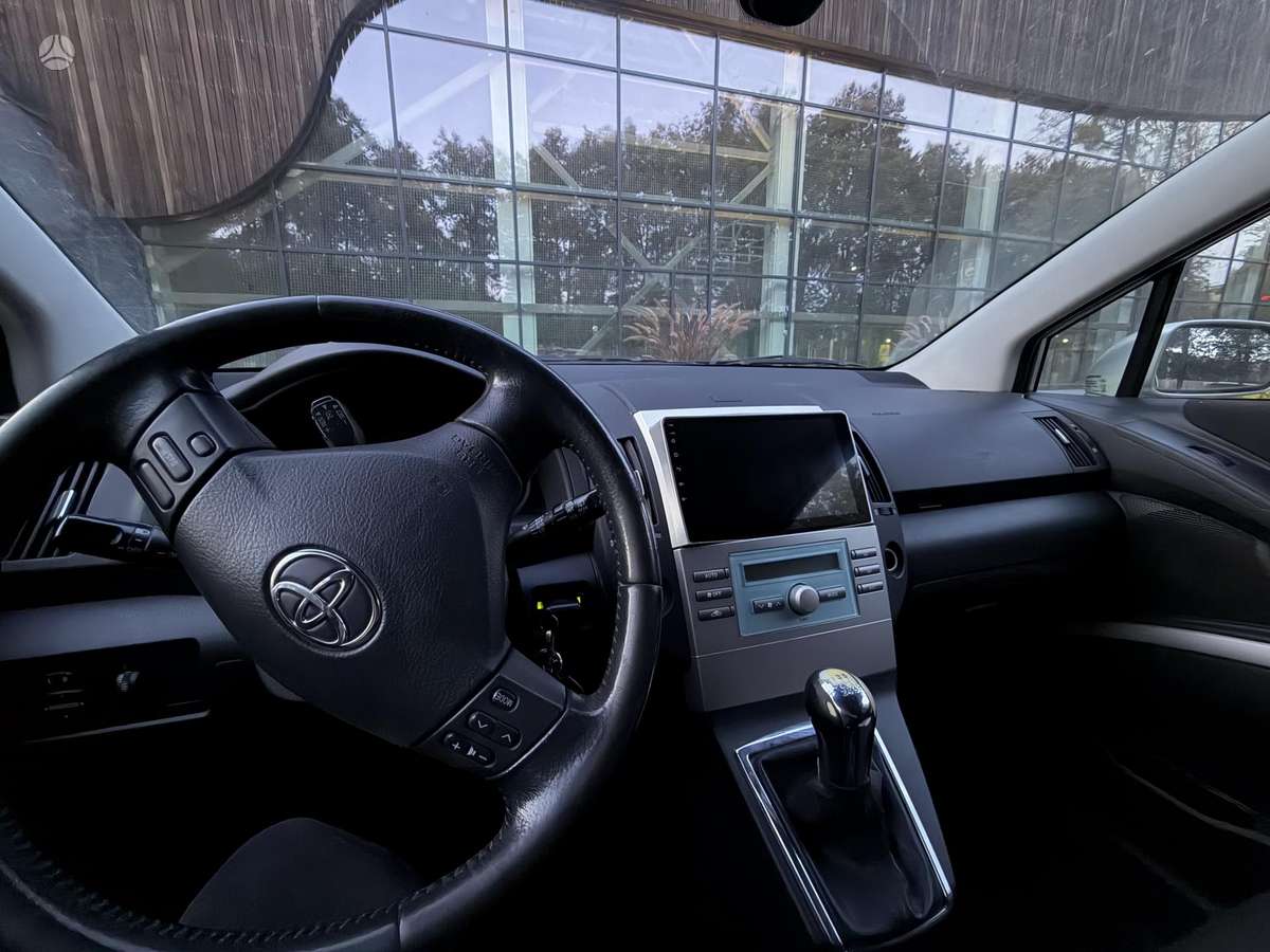 Toyota Corolla Verso - 7