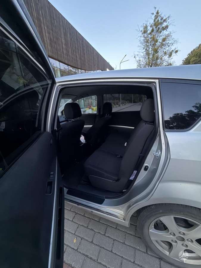 Toyota Corolla Verso - 9