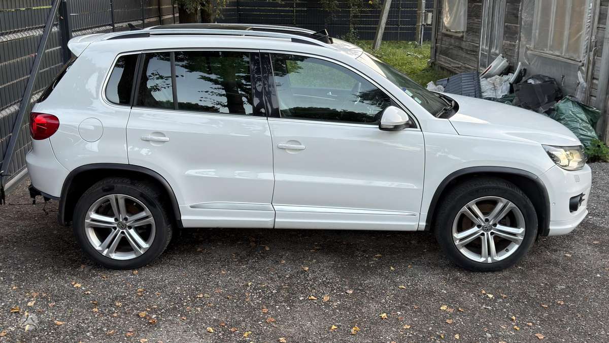 Volkswagen Tiguan - 12