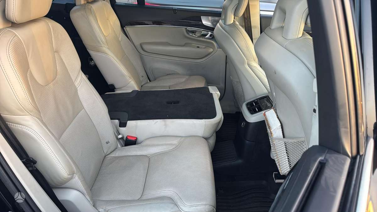 Volvo XC90 - 7