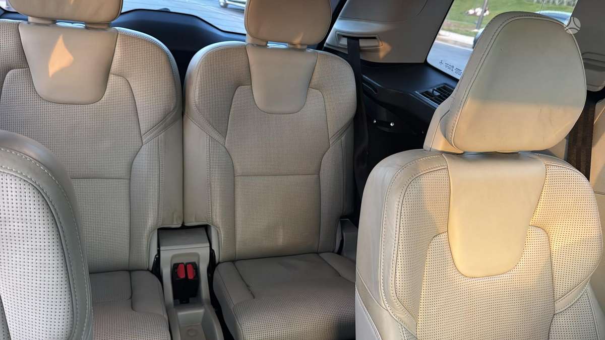 Volvo XC90 - 8