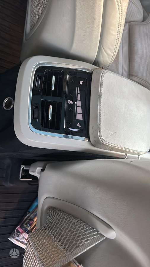 Volvo XC90 - 9