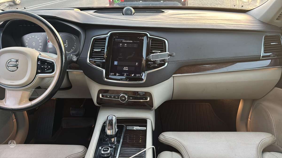 Volvo XC90 - 10