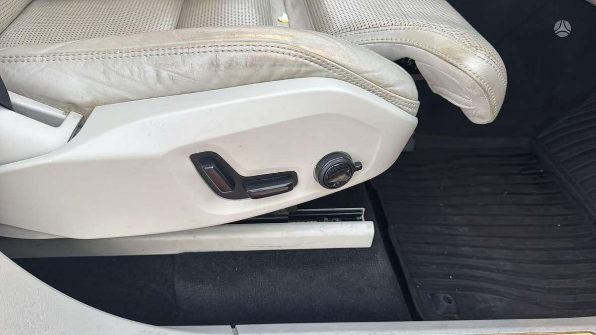 Volvo XC90 - 12