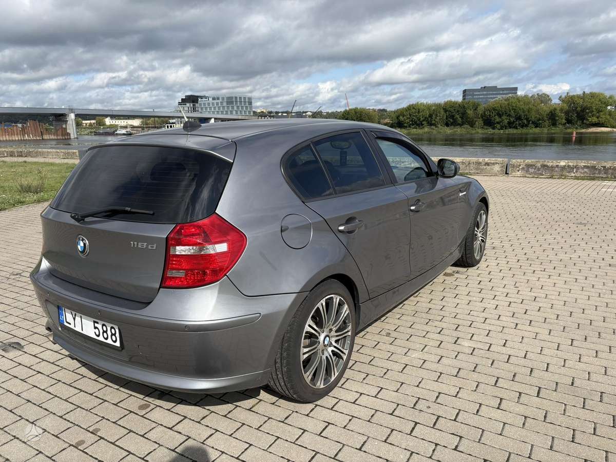 BMW 118, 2.0 l., hatchback
