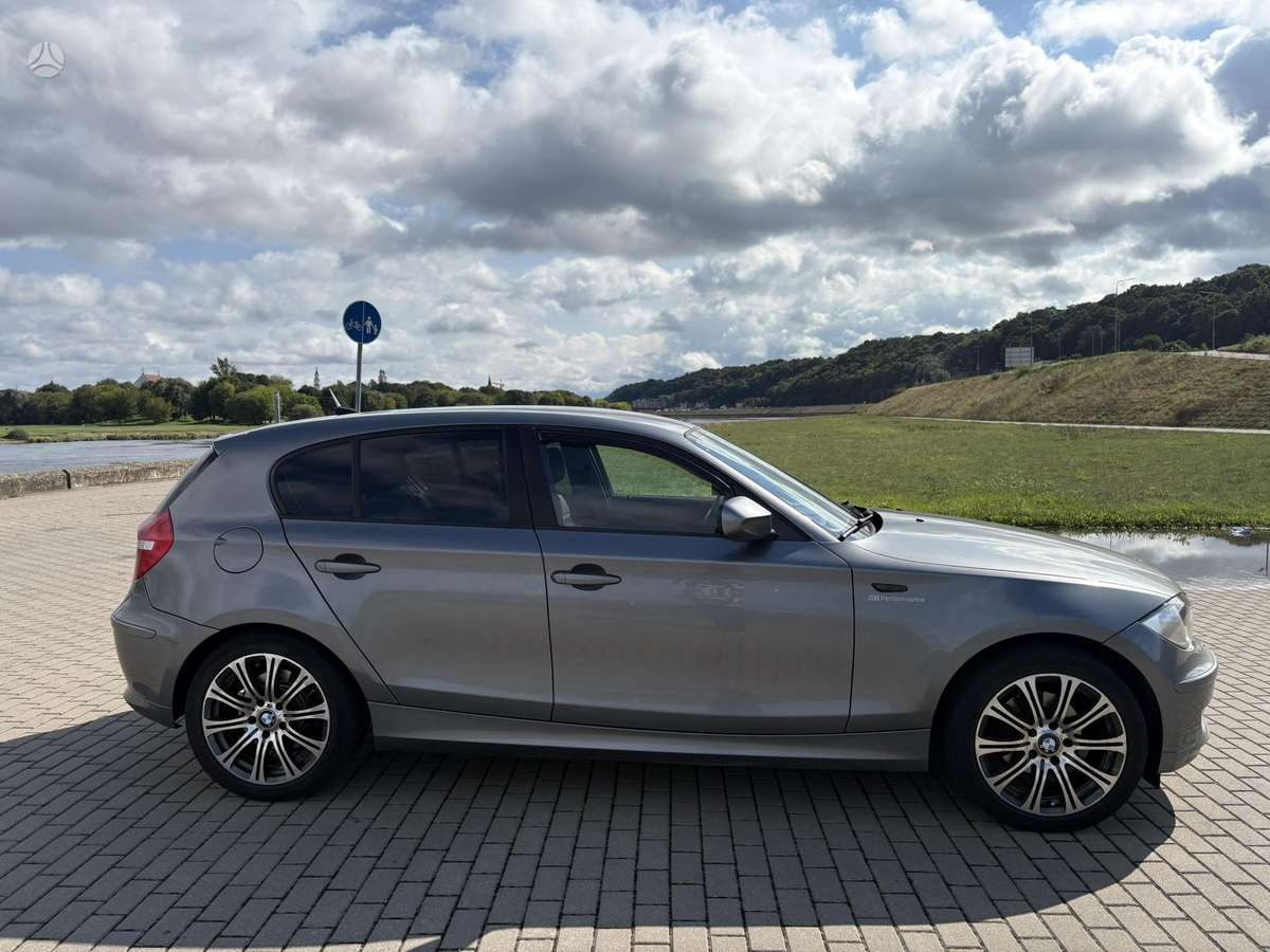 BMW 118, 2.0 l., hatchback
