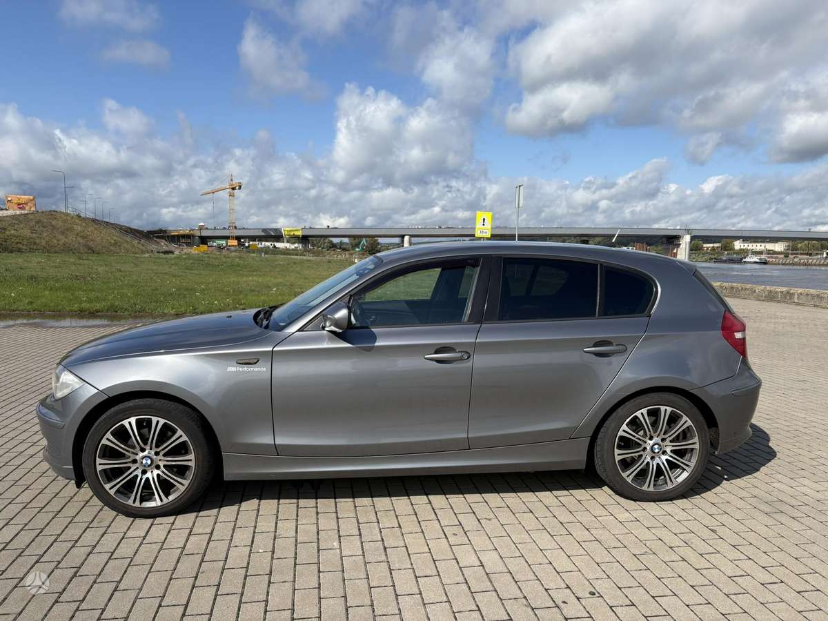 BMW 118, 2.0 l., hatchback