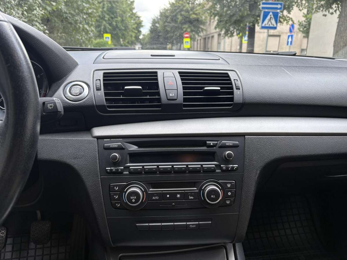 BMW 118, 2.0 l., hatchback
