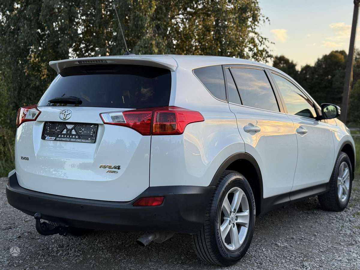 Toyota RAV4 - 8