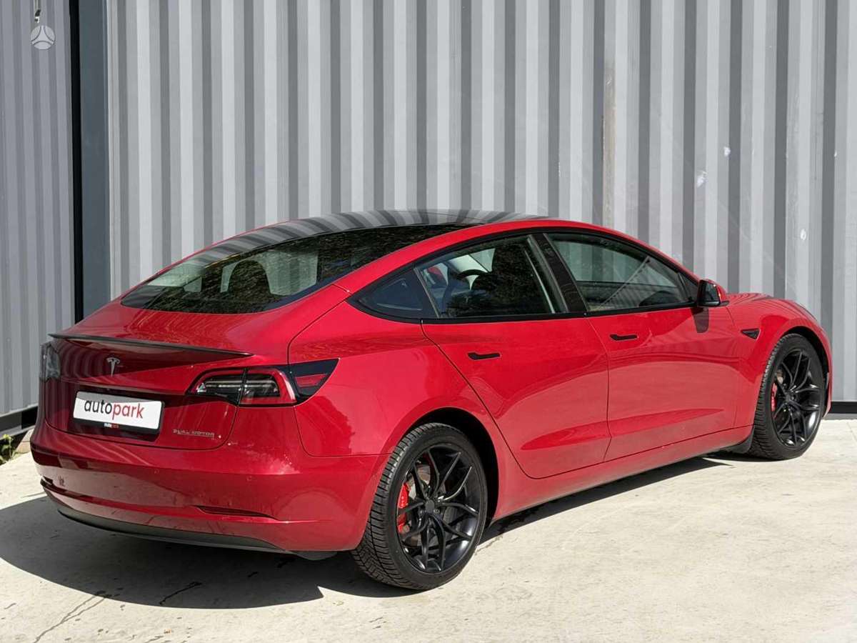 Tesla Model 3, saloon / sedan