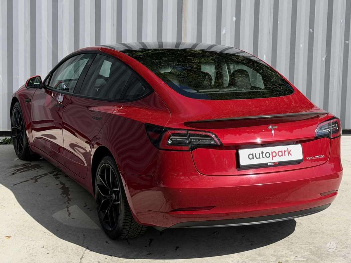 Tesla Model 3, saloon / sedan