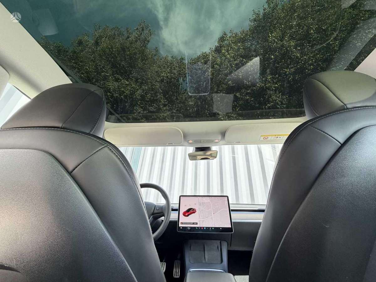 Tesla Model 3, saloon / sedan