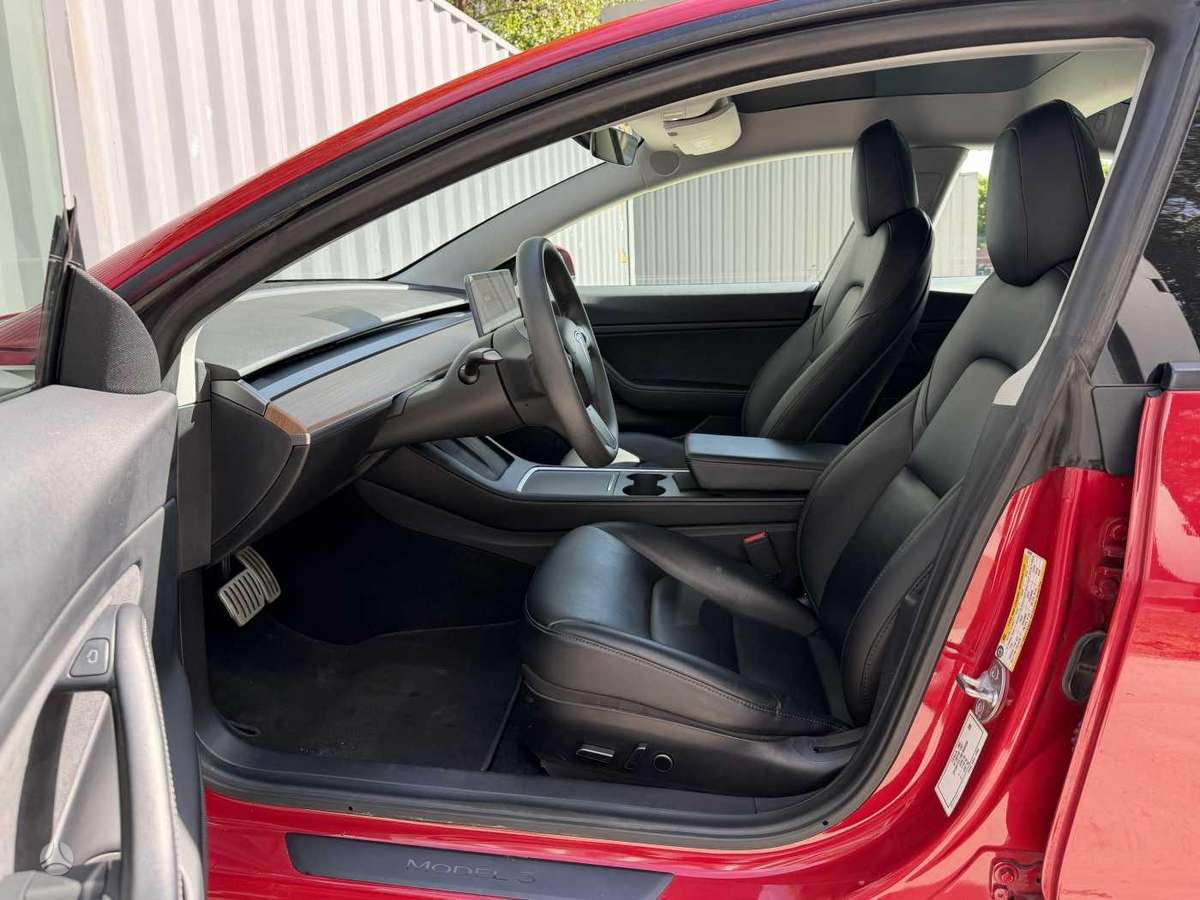 Tesla Model 3, saloon / sedan