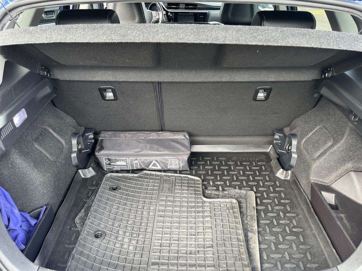 Toyota Auris - 10