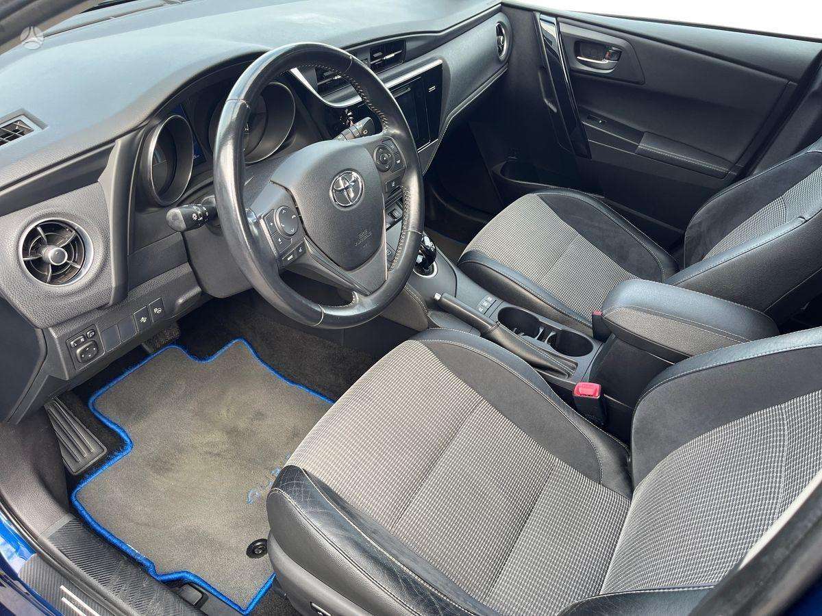 Toyota Auris - 11