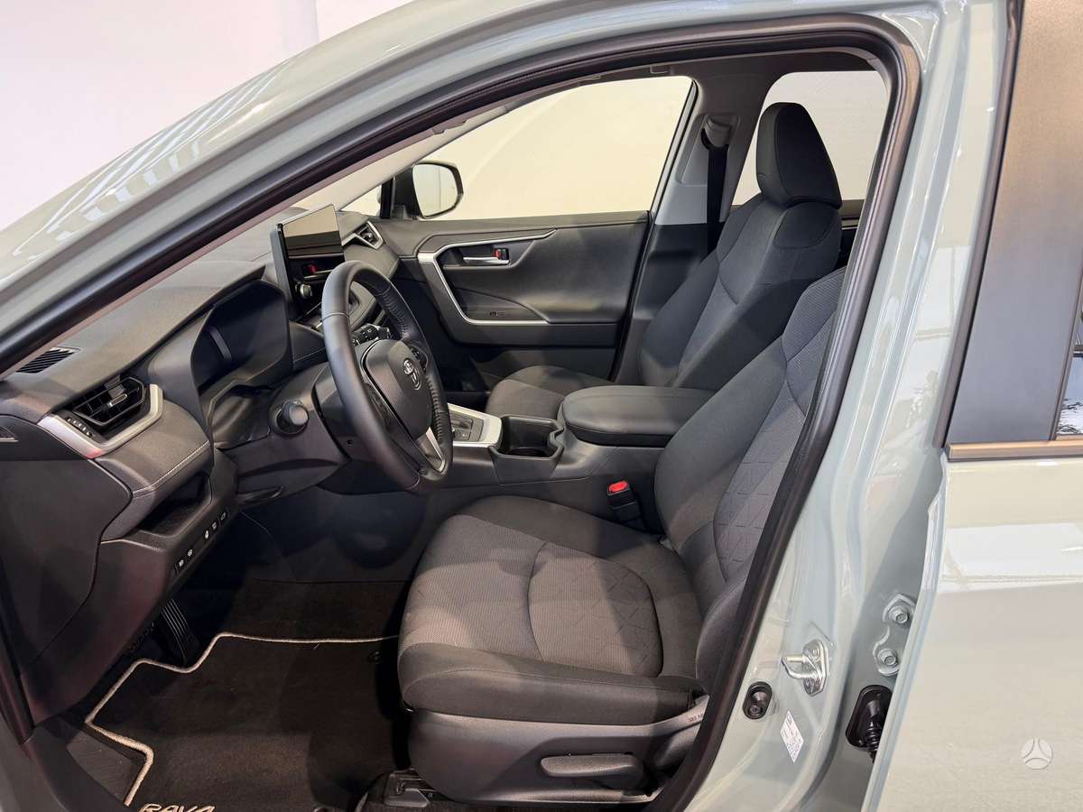 Toyota RAV4 - 6
