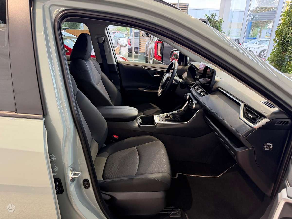 Toyota RAV4 - 9