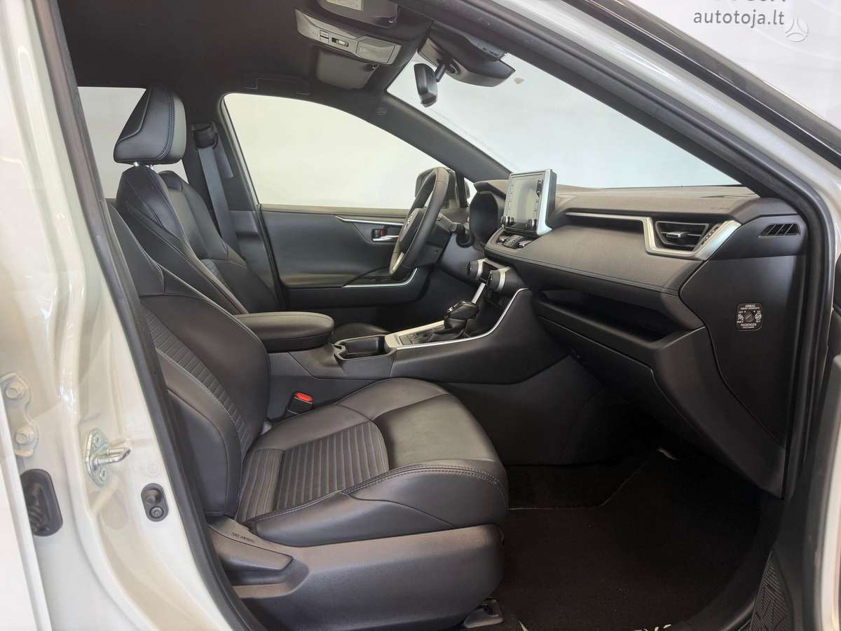 Toyota RAV4 - 6