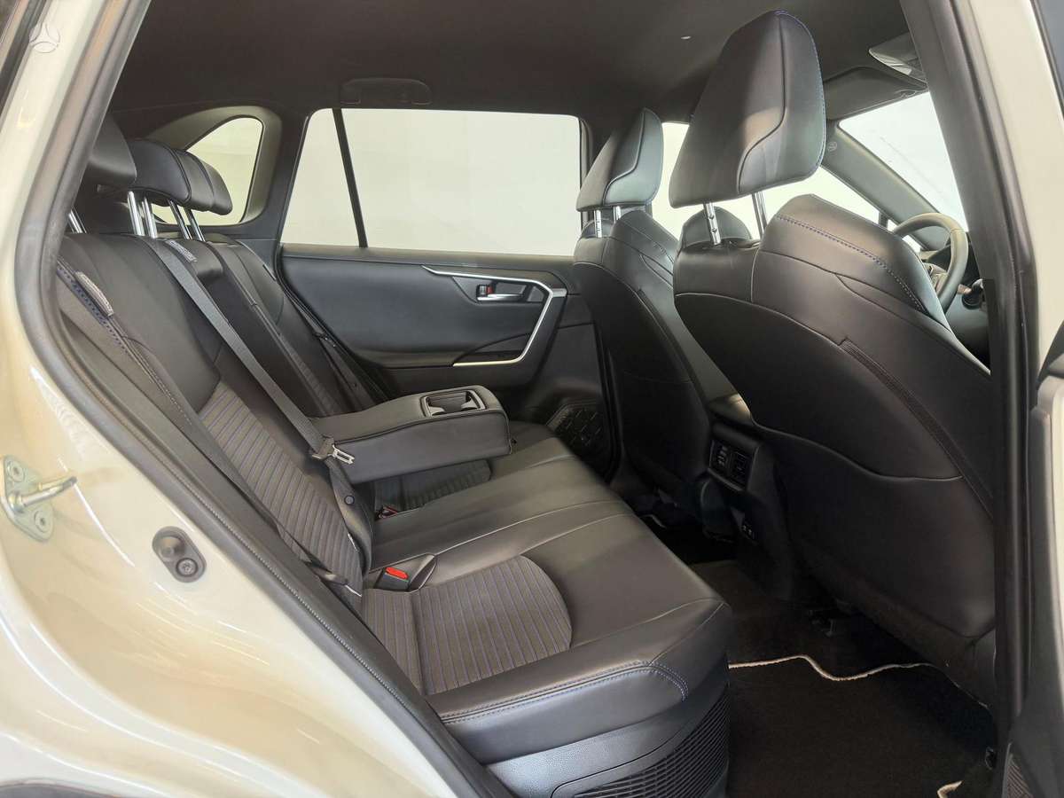 Toyota RAV4 - 7