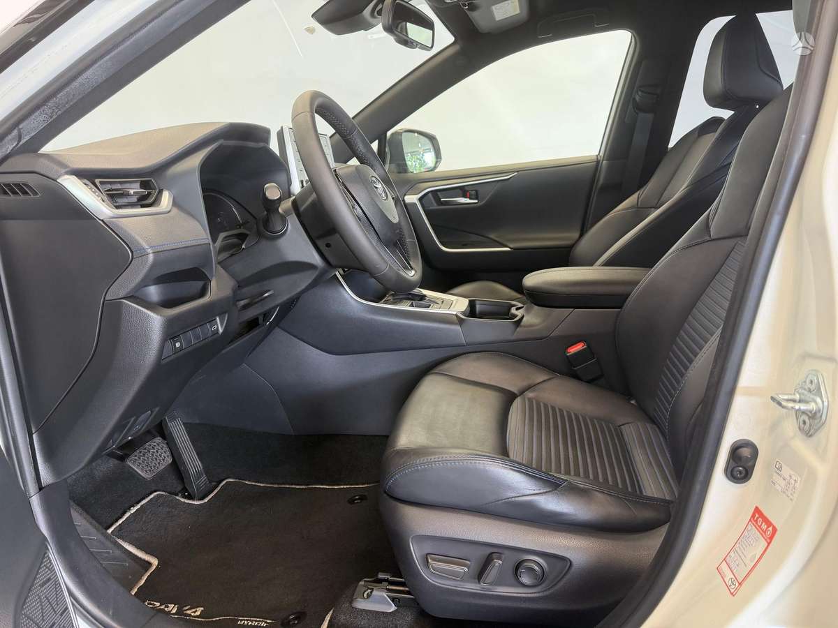 Toyota RAV4 - 11