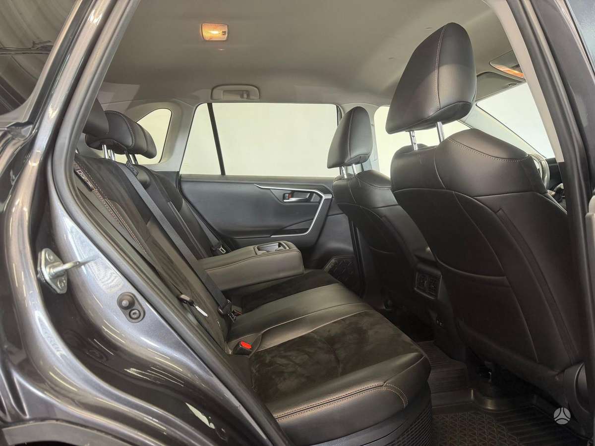 Toyota RAV4 - 7