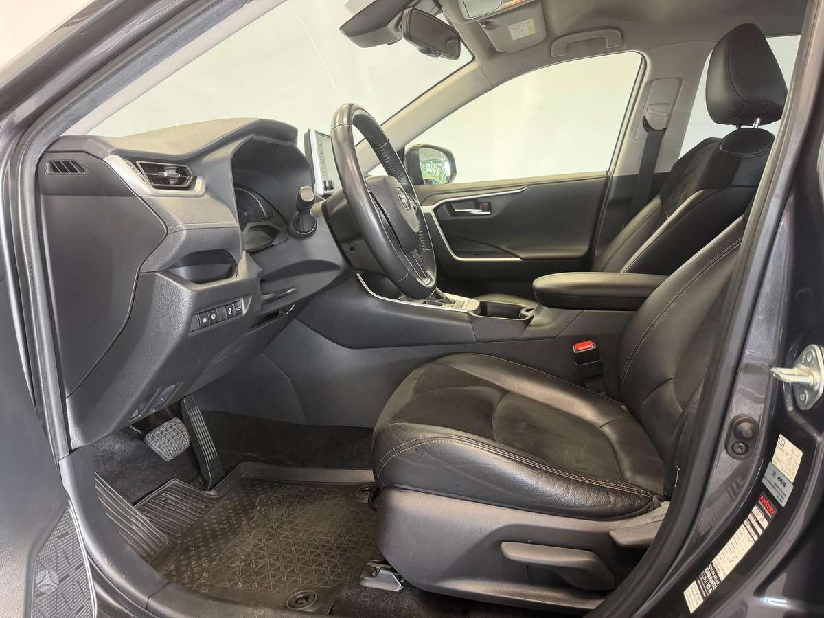 Toyota RAV4 - 11
