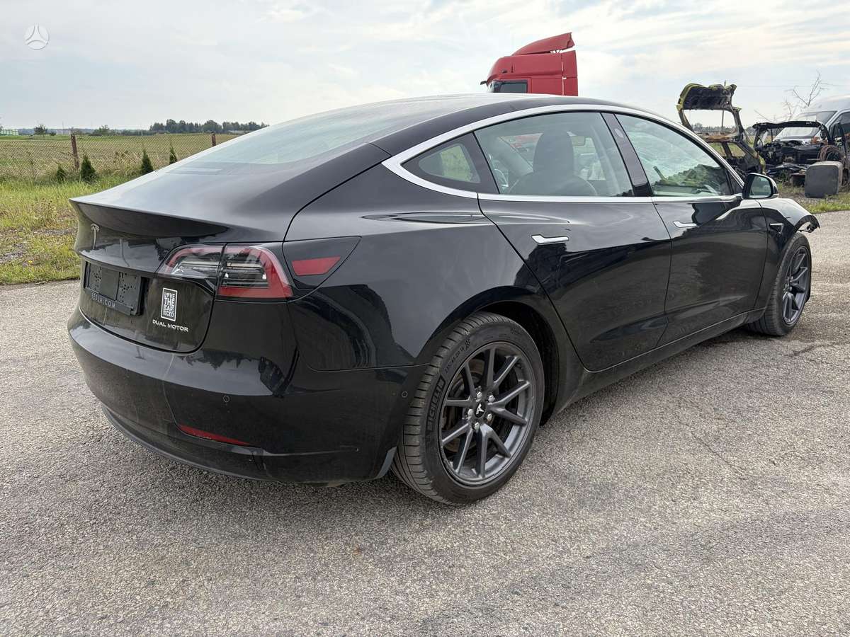 Tesla Model 3, 75 кВт·ч, Седан