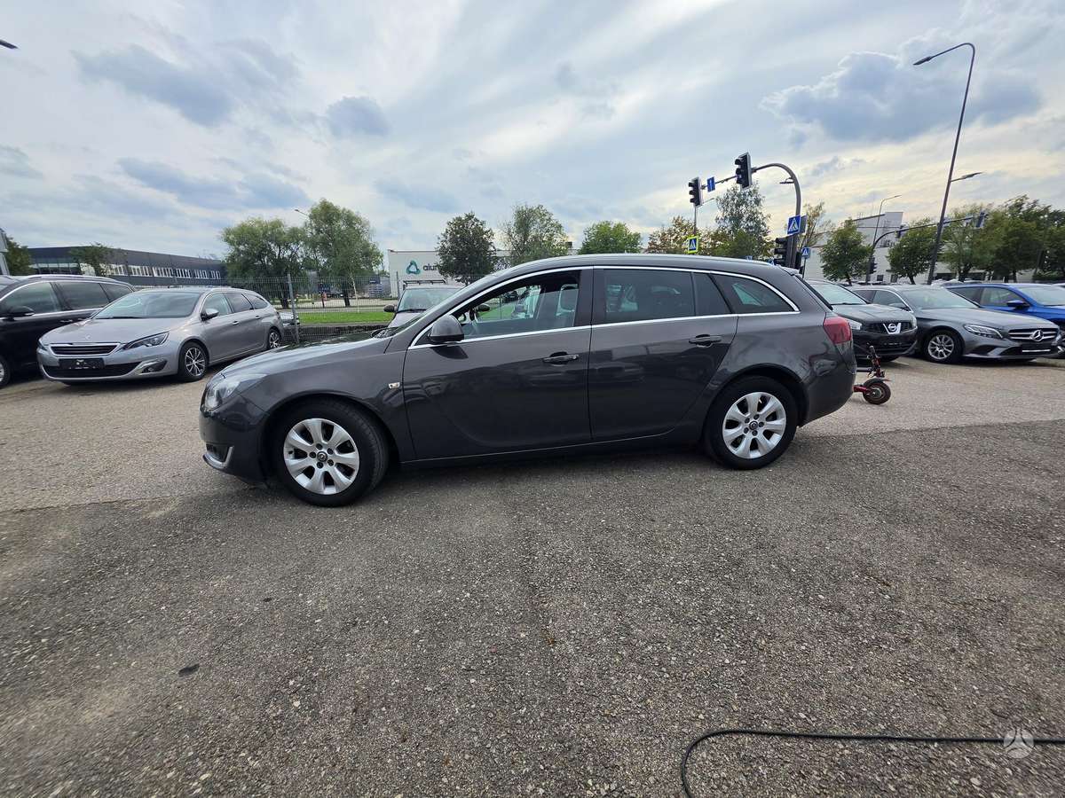 Opel Insignia 2013 — photo 21