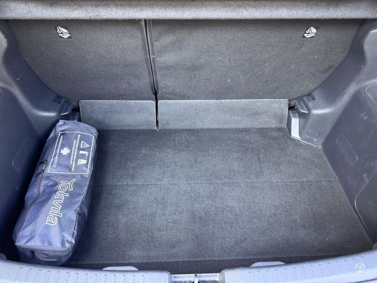 Toyota Yaris - 8