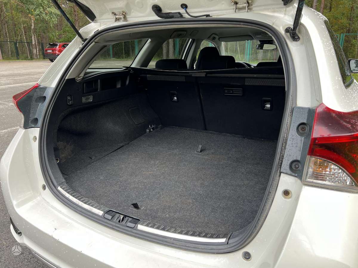 Toyota Auris - 10