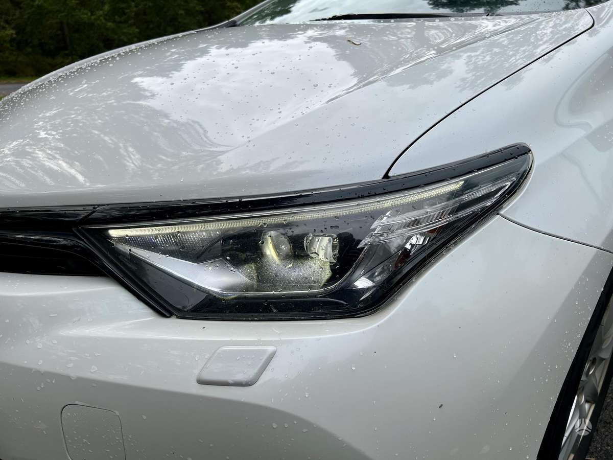 Toyota Auris - 11