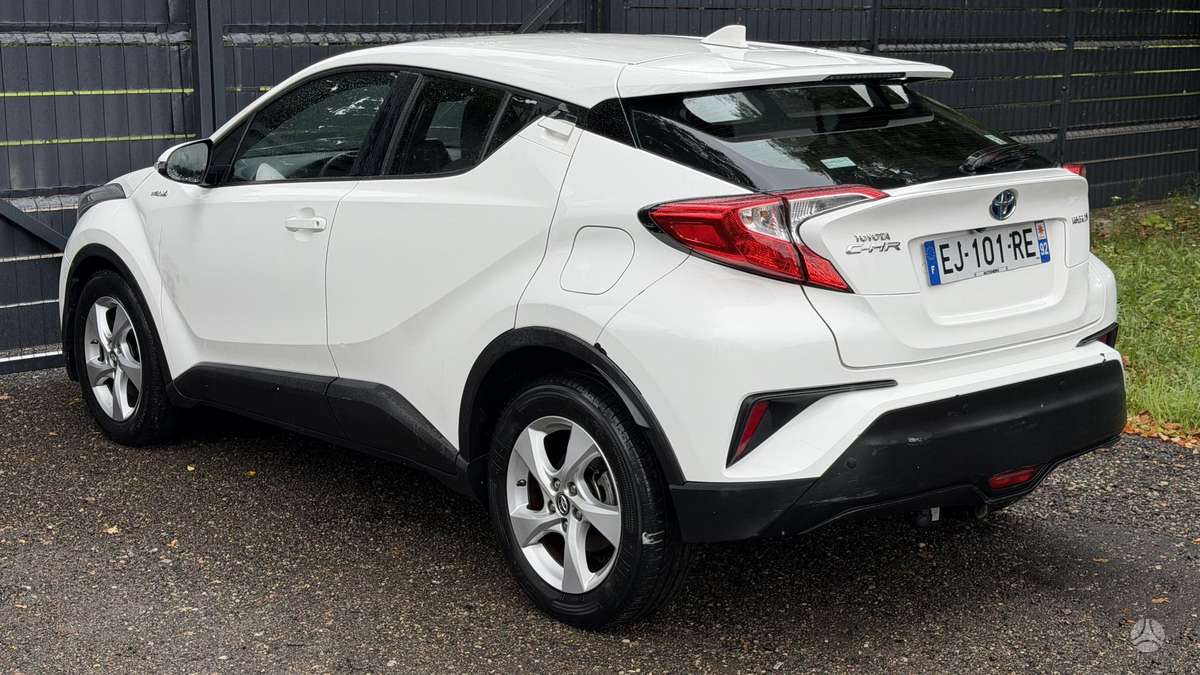 Toyota C-HR - 11