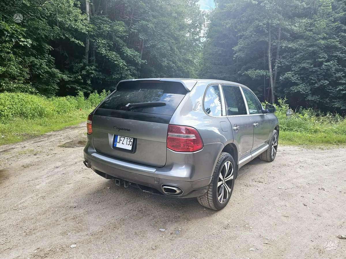Porsche Cayenne - 2