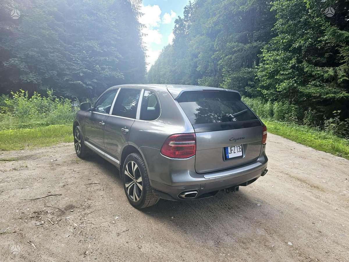 Porsche Cayenne - 4