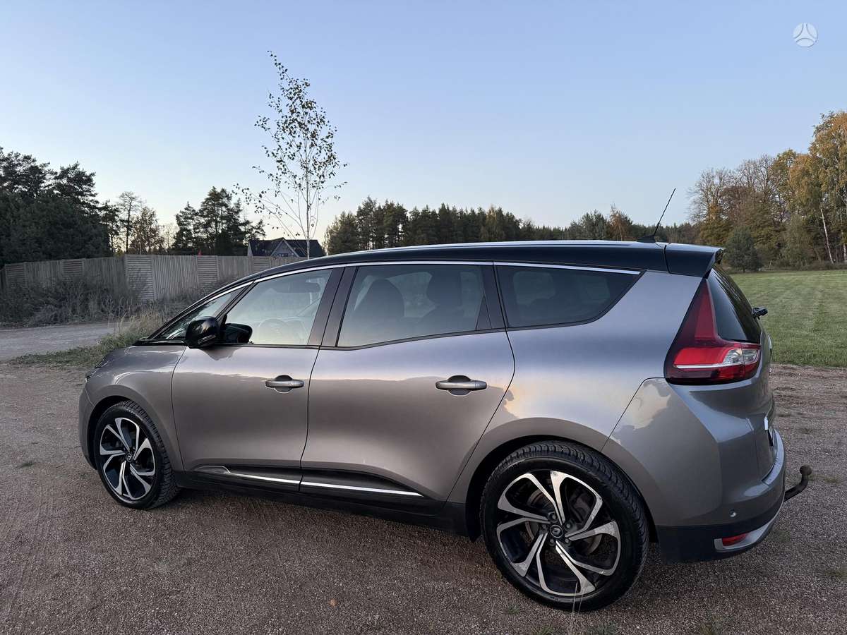 Renault Grand Scenic - 1