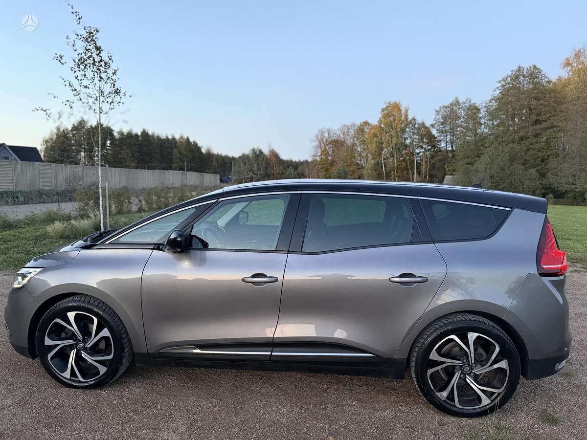 Renault Grand Scenic - 11
