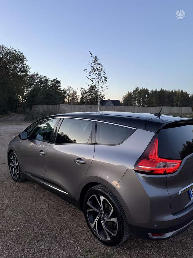 Renault Grand Scenic - 12