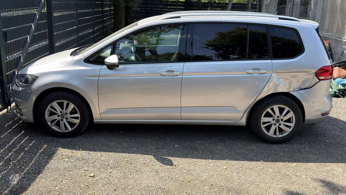 Volkswagen Touran - 4