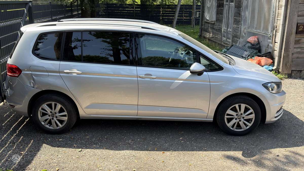 Volkswagen Touran - 8