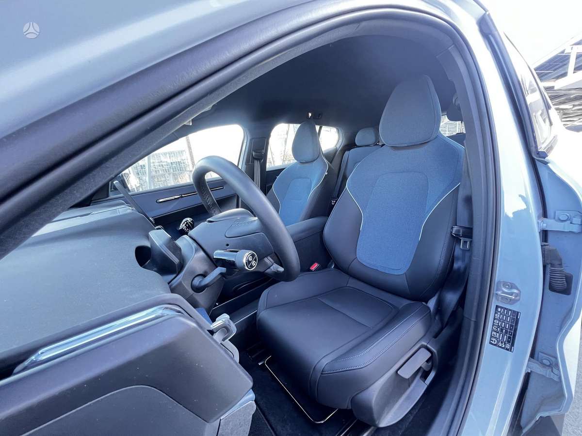 Volvo EX30 - 8