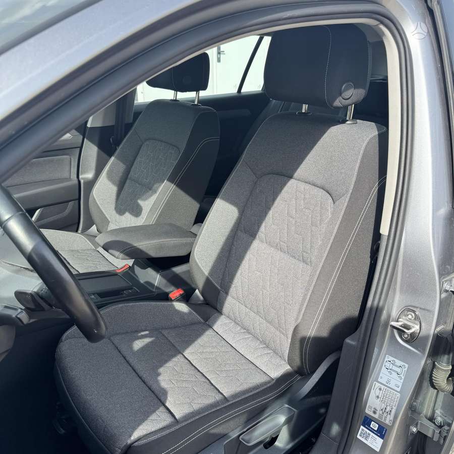Volkswagen Passat - 11