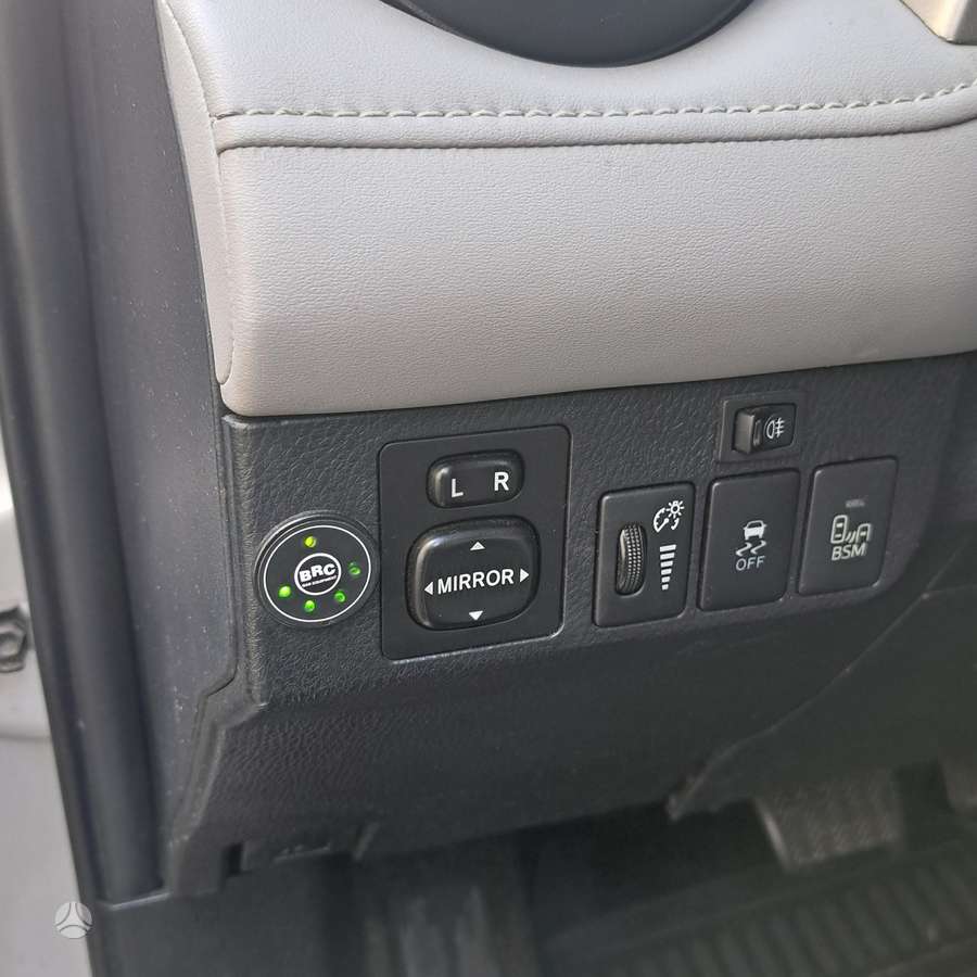 Toyota RAV4 - 5