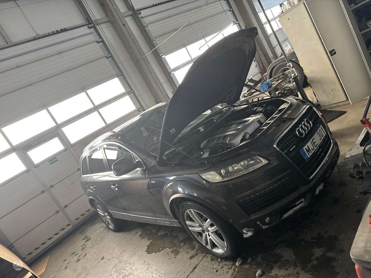 Audi A6, 4.2 l., off-road / crossover