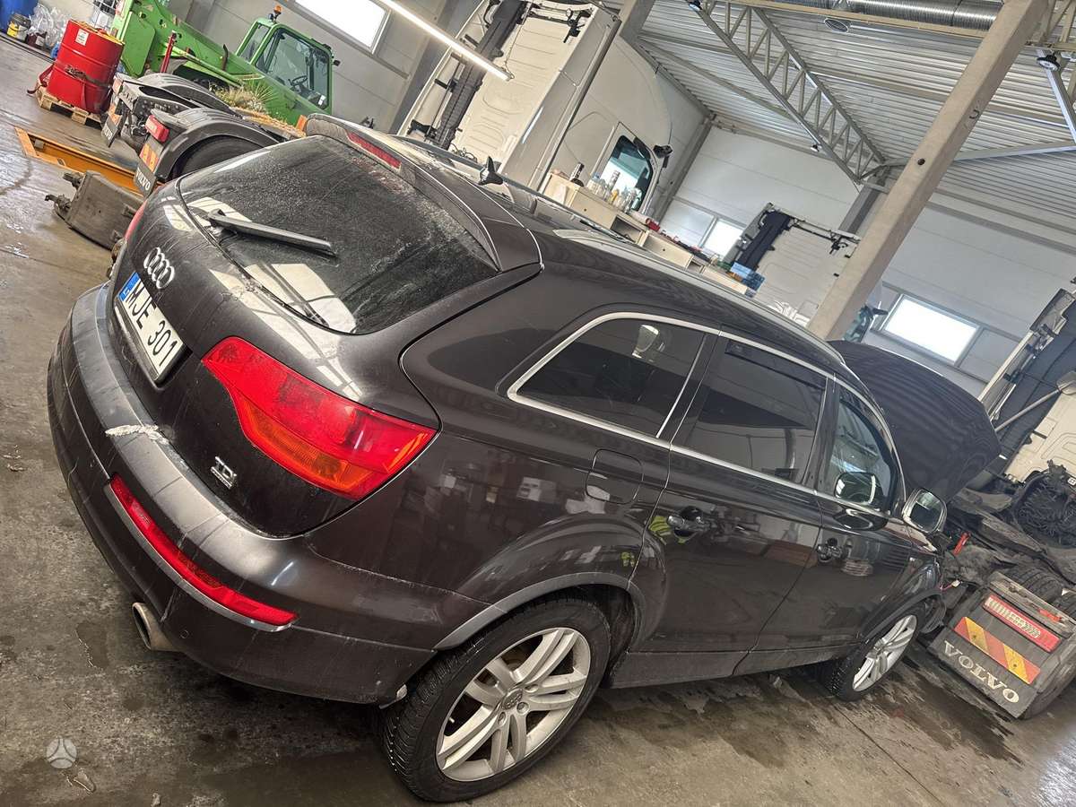 Audi A6, 4.2 l., off-road / crossover