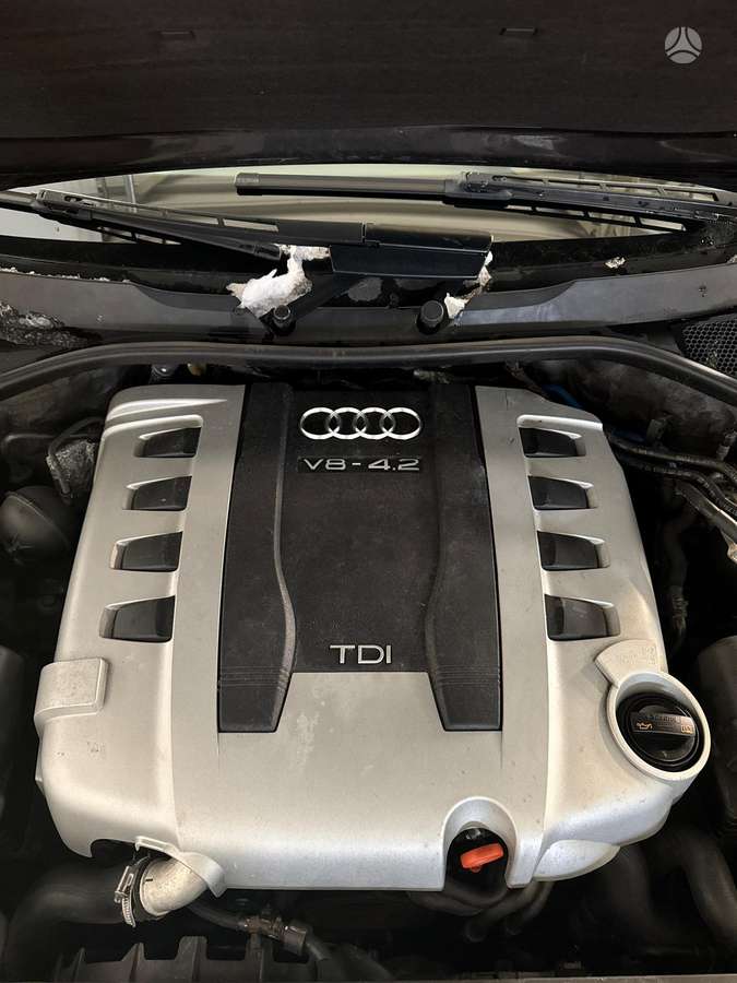 Audi A6, 4.2 l., off-road / crossover