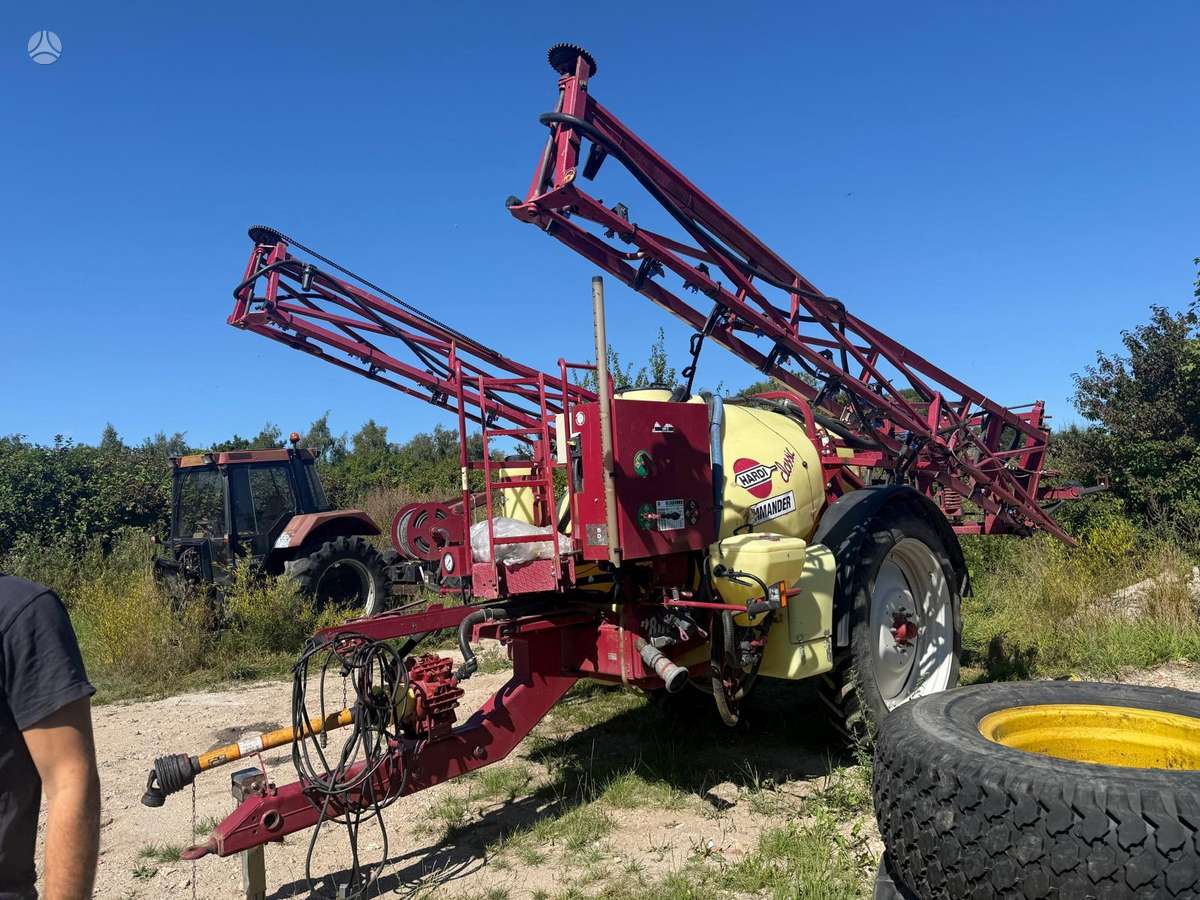 Hardi 2800 Commander, sprayers