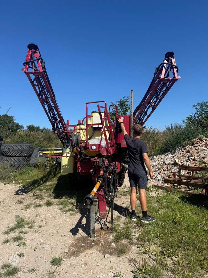 Hardi 2800 Commander, sprayers