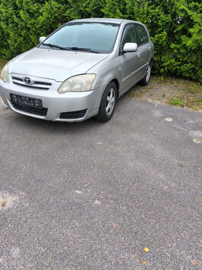 Toyota Corolla - 1