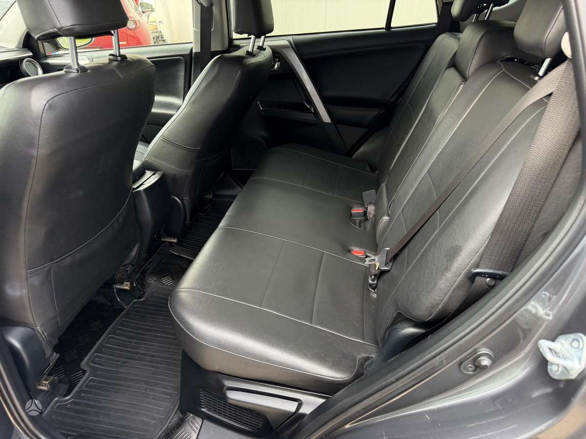 Toyota RAV4 - 10